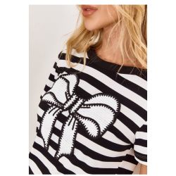 Lily Belle | T-Shirt em Malha Visco Listrada