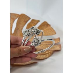 Jaqueline Bueno | Bracelete Aberto de Flor em Prata