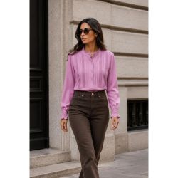 Lá Portt | Camisa em Tecido Plano com Rendas