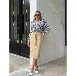 Julia Rodrigues | Saia Estilo Couro