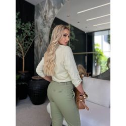 julia Rodrigues | Calça Sarja Color Verde Pistache