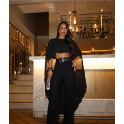 Madri Belle | Blusa Capa Diana Preto